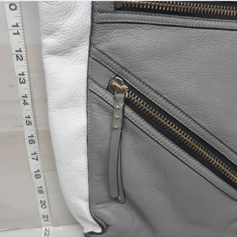 BOTKIER New York  Pebbled Leather Handbag Shoulder bag Gold Zippers Purple Liner - Picture 7 of 12